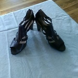 Nine & Co brown sandals